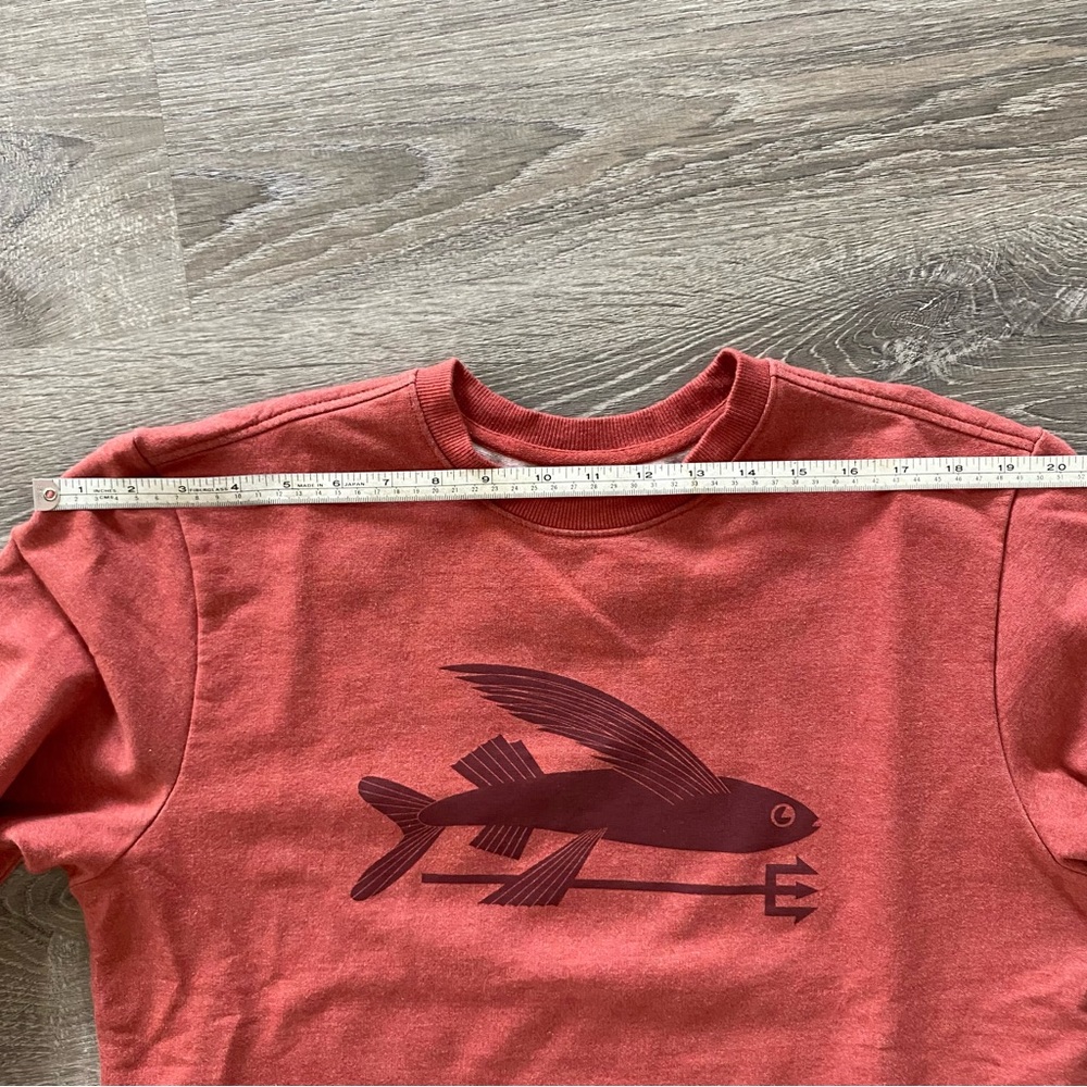 Red Flying Fish Midweight Crew Sweatshirt, Size Small - Picture 5 of 6